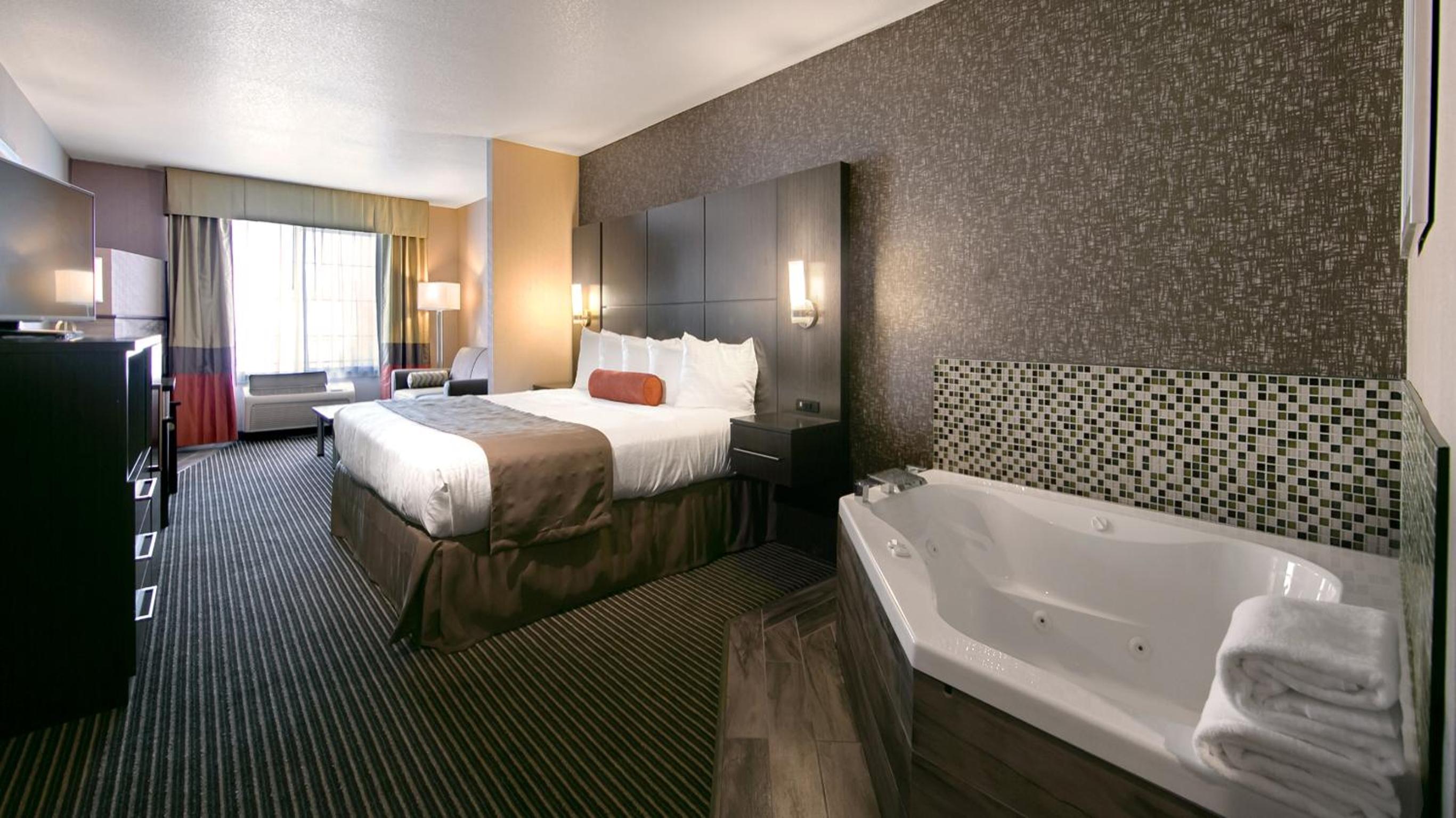 Best Western Plus Rama Inn Suites - Property Image 22