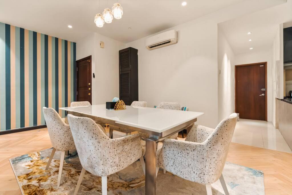 Retreat In The Heart of KLCC, The Corinthians