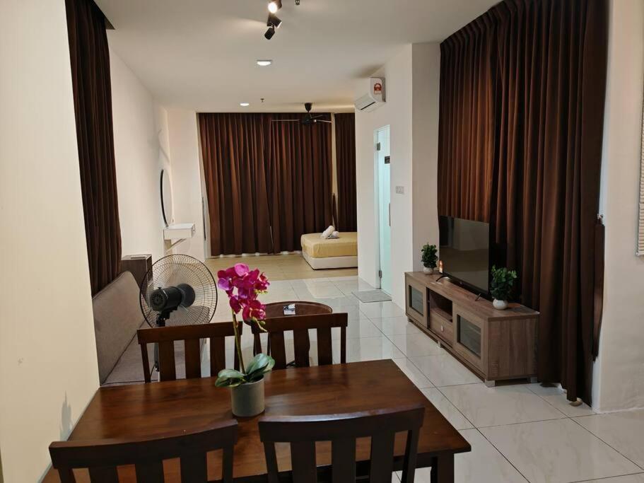 Manhattan Suites ITCC by KinabaluKomfortHomestay - Ophelia photo 4