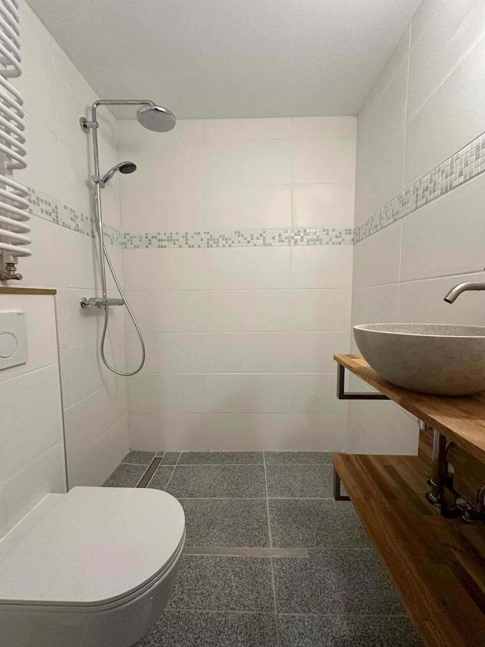 Central flat in Villars sur Ollon, Amethyste, for 4, with two double beds, balcony and 75m to ski-train