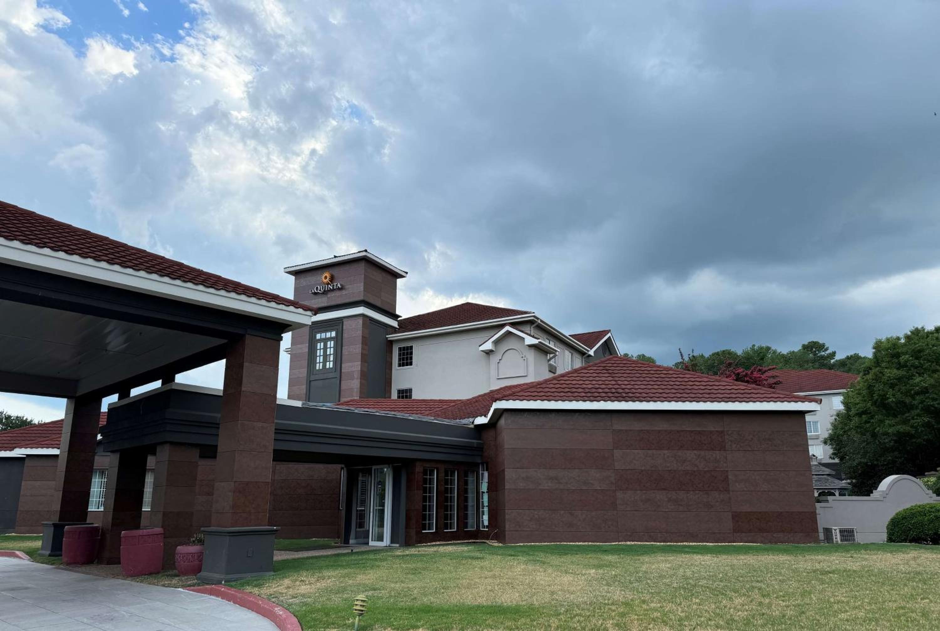 Birmingham Vacations - La Quinta by Wyndham Birmingham Homewood - Property Image 2