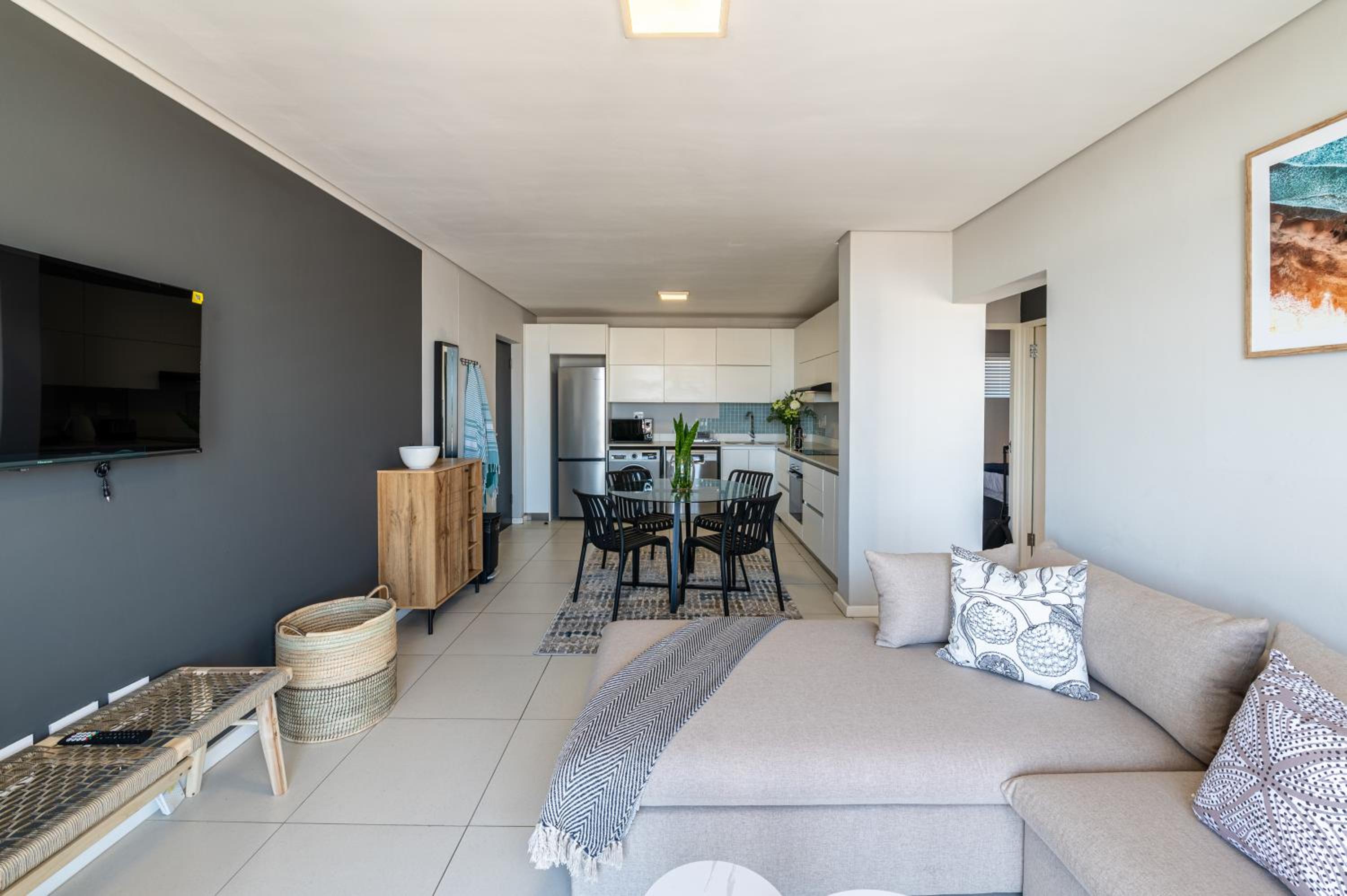 Top Floor Beachfront w Views, Blouberg, 51 Beach Break view 3