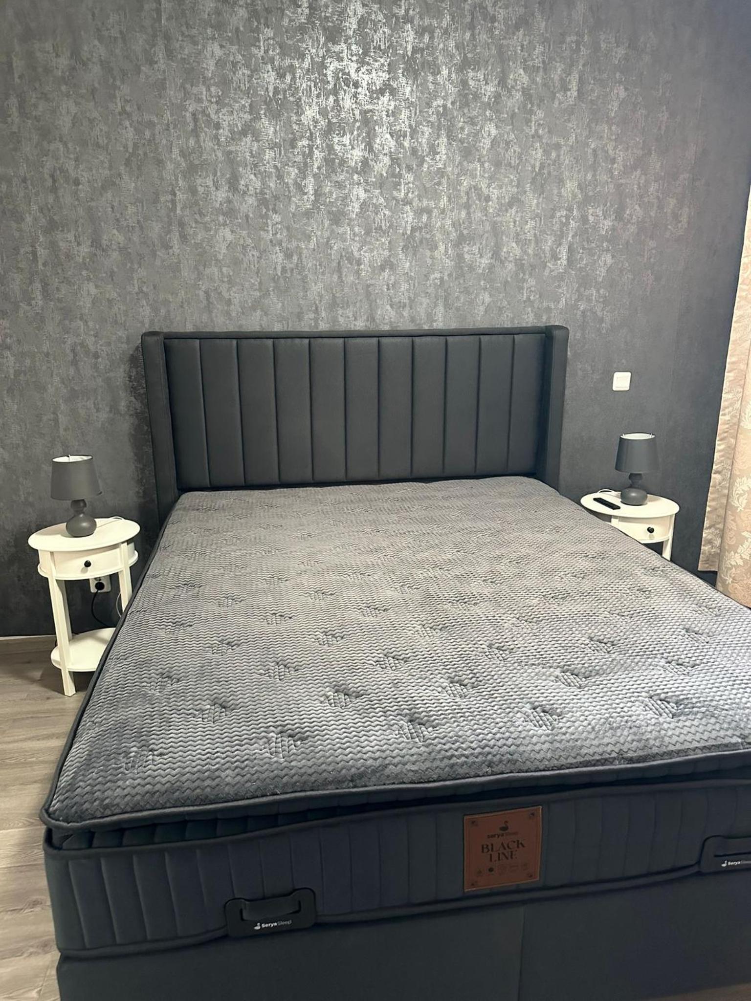 Alex Mnl Lux Apartment free parking D12 view 4