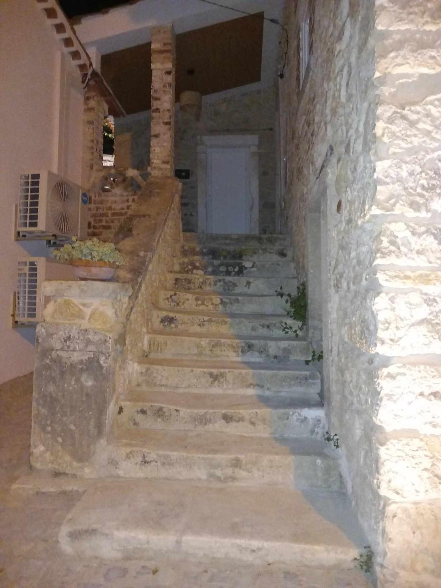 Photo 34