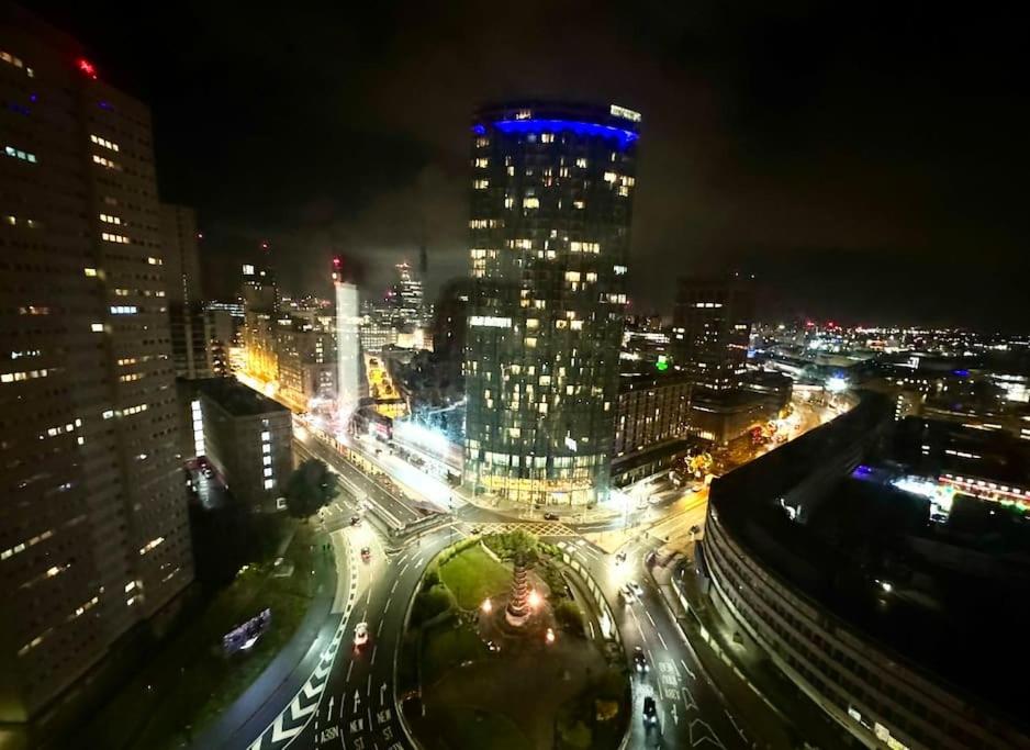 Luxury two bedroom skyline views Apartment