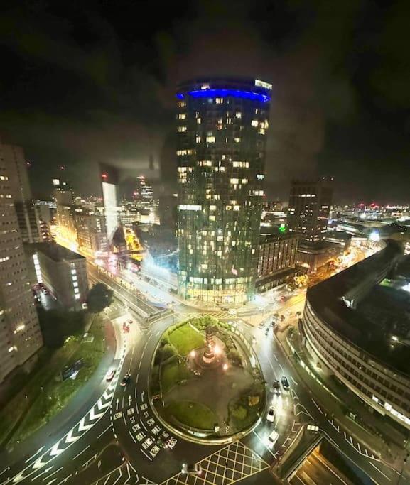Luxury two bedroom skyline views Apartment
