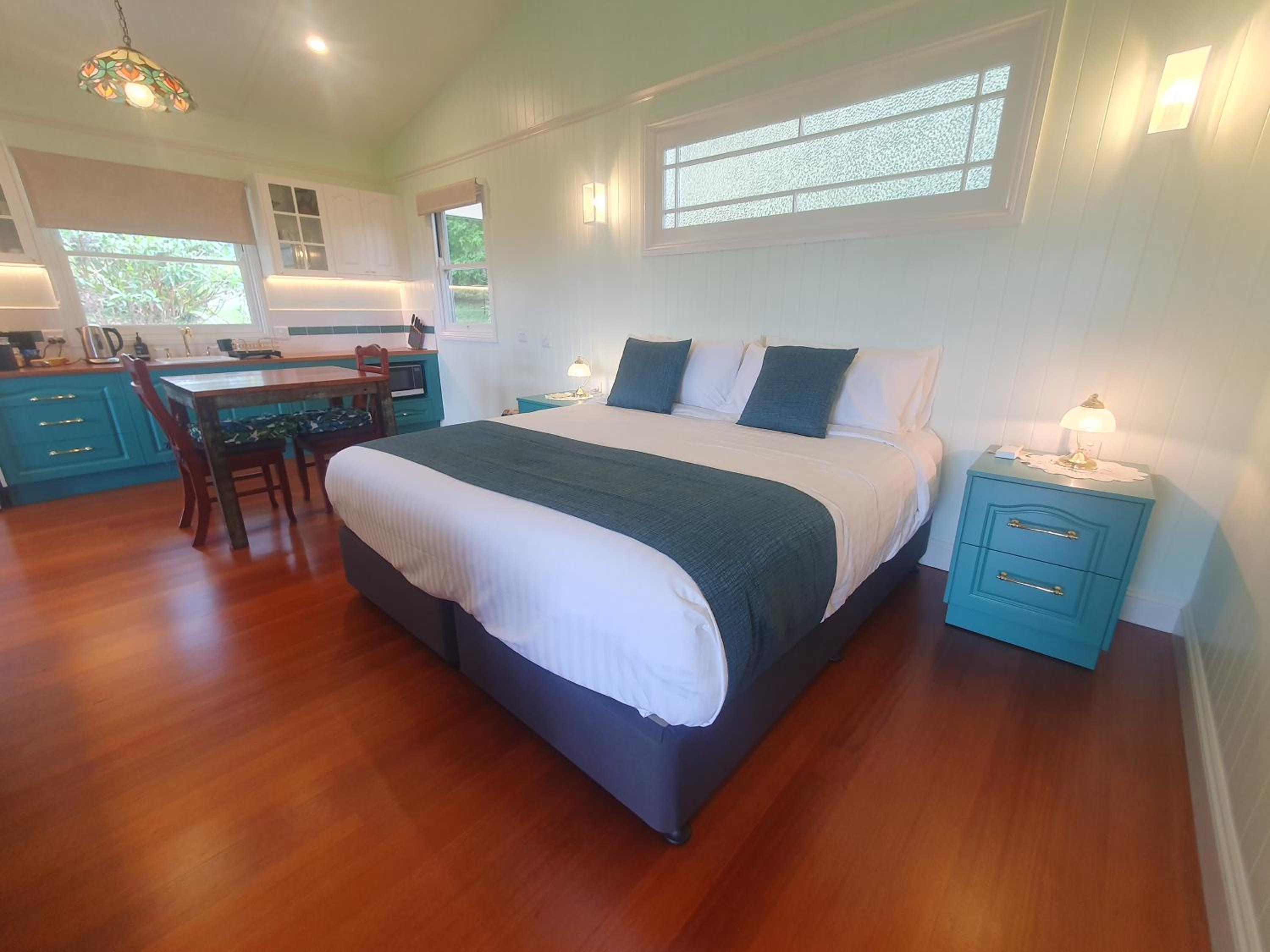 Couples Accessible Cabin, Zarina Country Cabins, 6