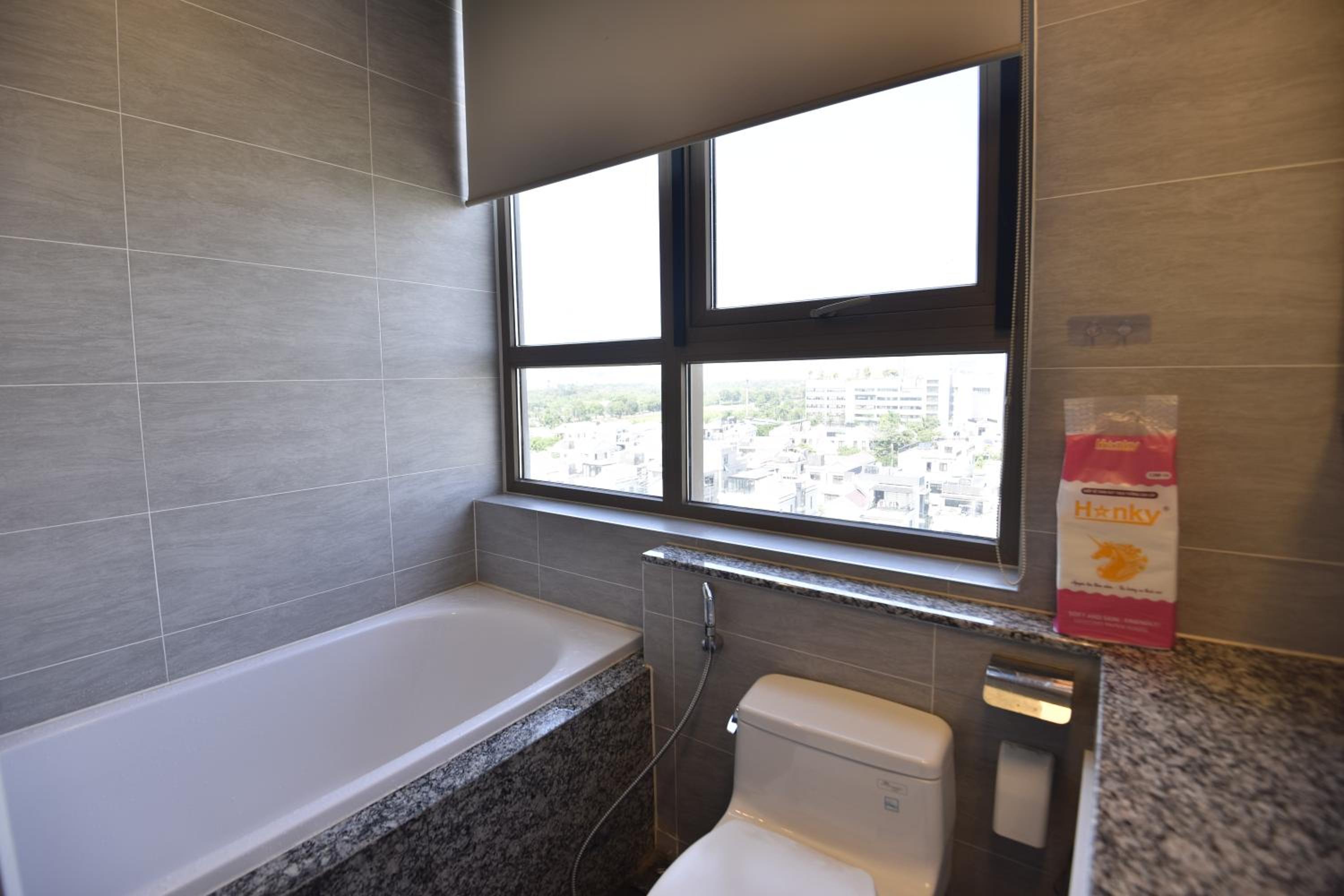 Starlake Daewoo 2Brs Apartment near West Lake