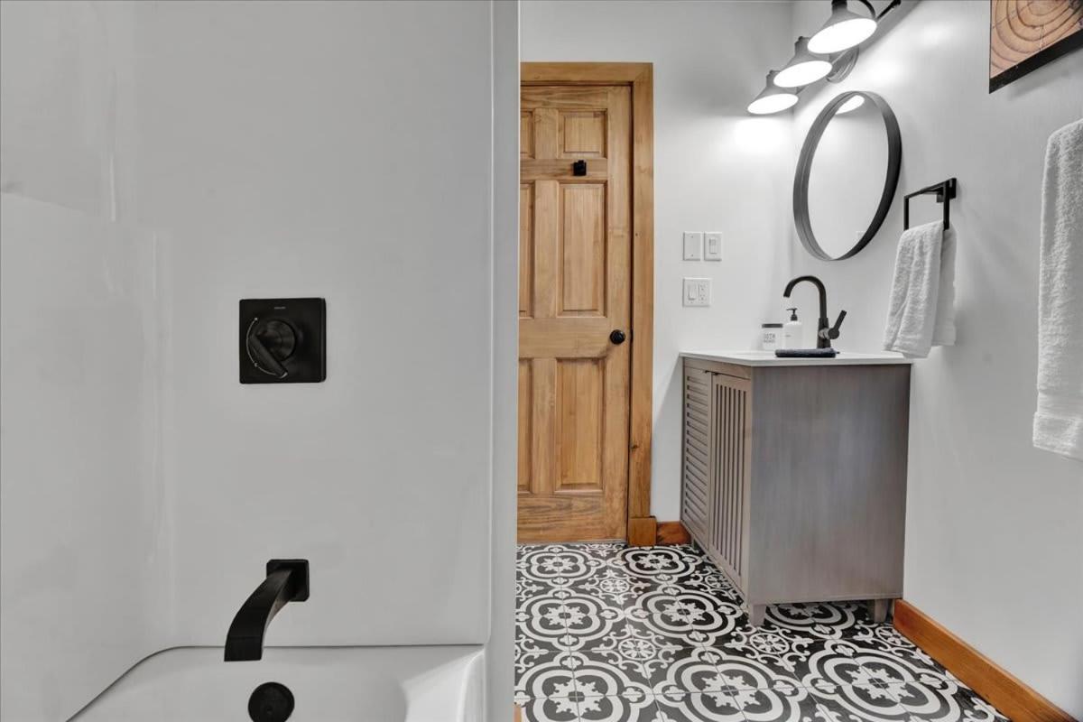 Red Tail Retreat - Property Image 8