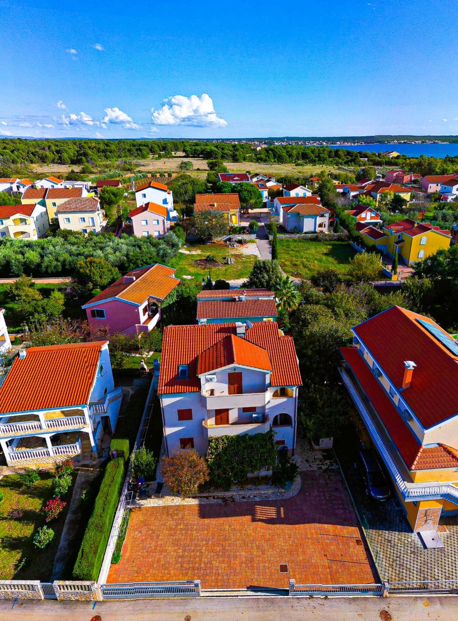 Mama's Home Privlaka