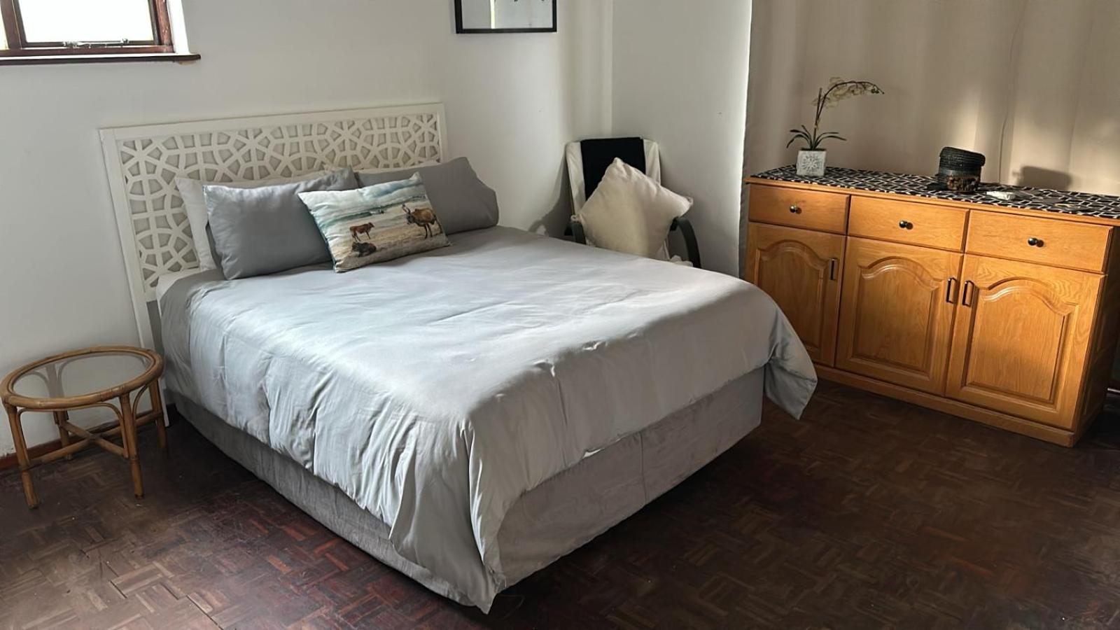 Breeze & Bliss Beach House 300m Walk to the Beach! view 3