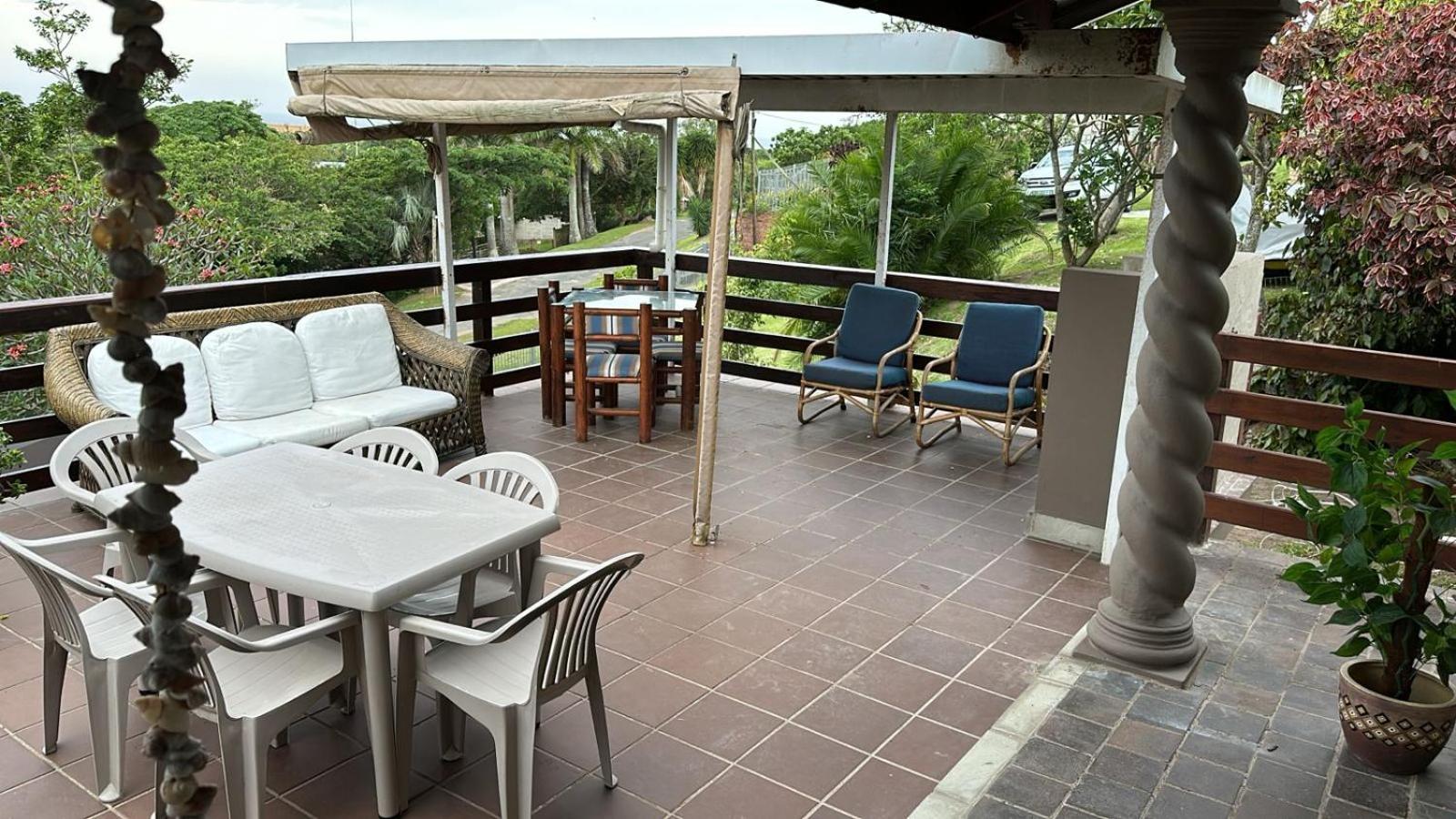 Breeze & Bliss Beach House 300m Walk to the Beach! view 5