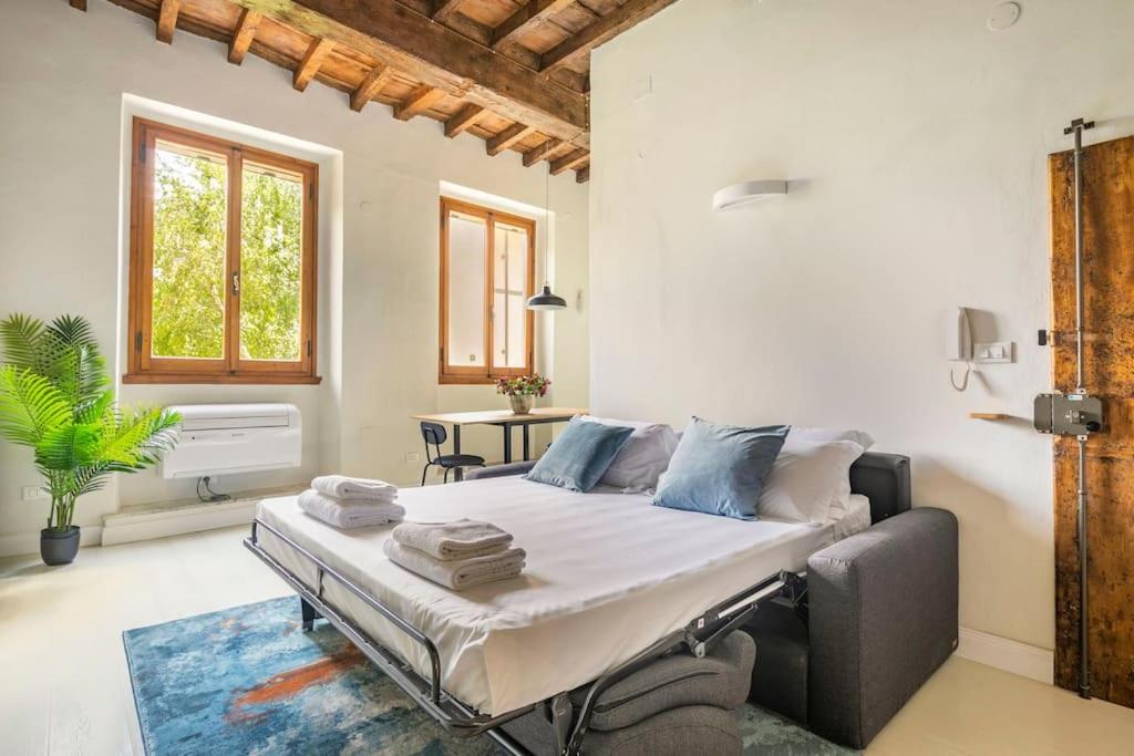 Modern Loft 1 min to Basilica of Santa Croce