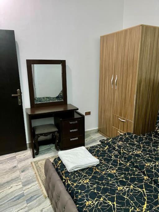 Cozy One Bedroom Apartment, Jahi Gilmore view 5
