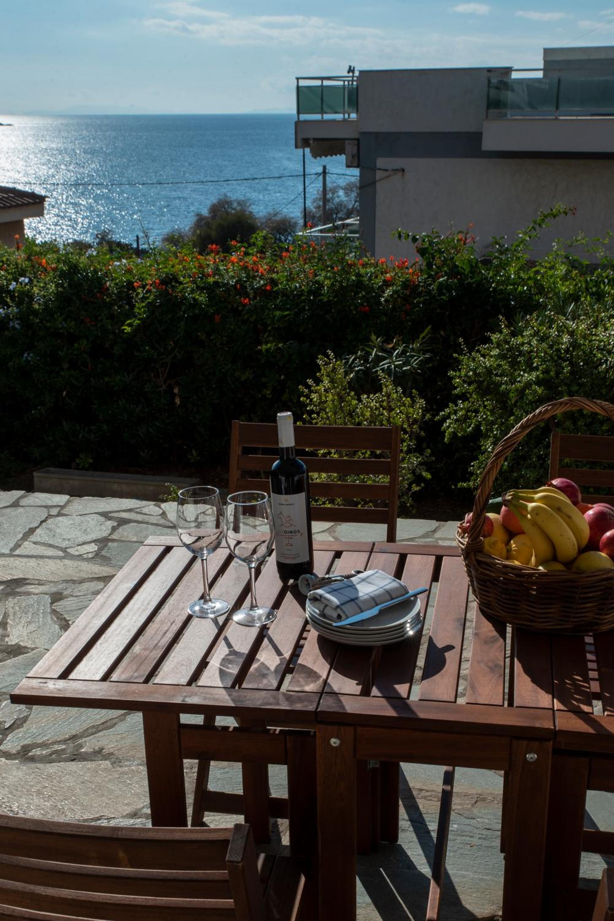 Panoramic Seaview Maisonette with Garden
