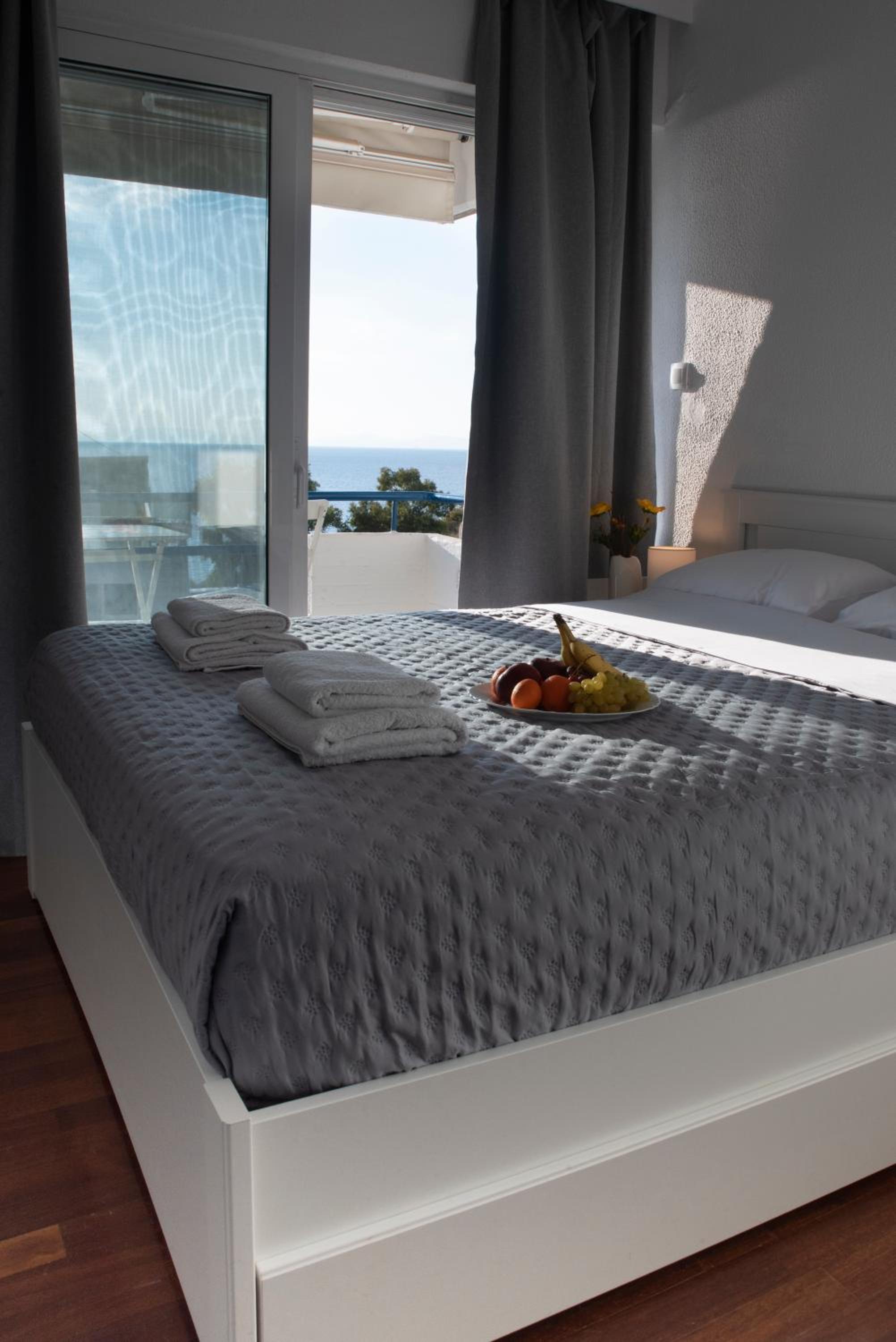 Panoramic Seaview Maisonette with Garden