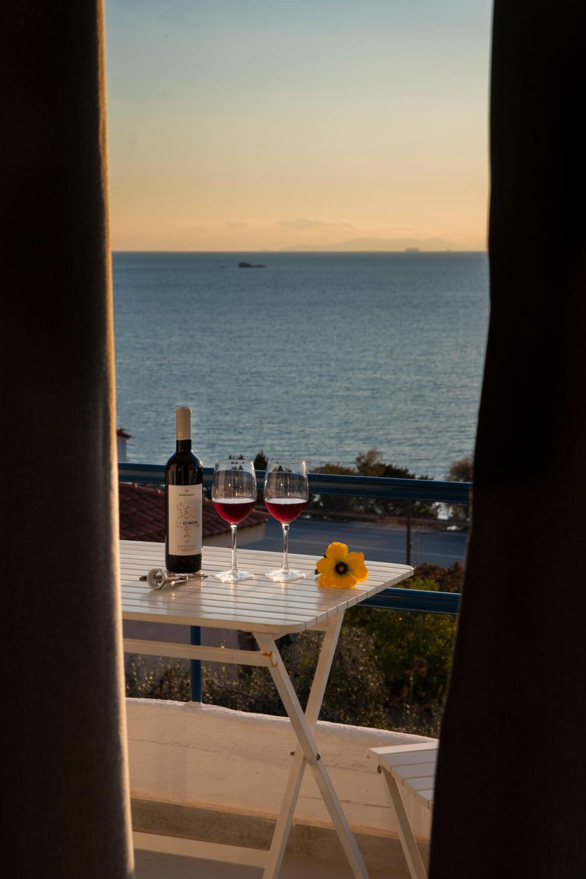 Panoramic Seaview Maisonette with Garden