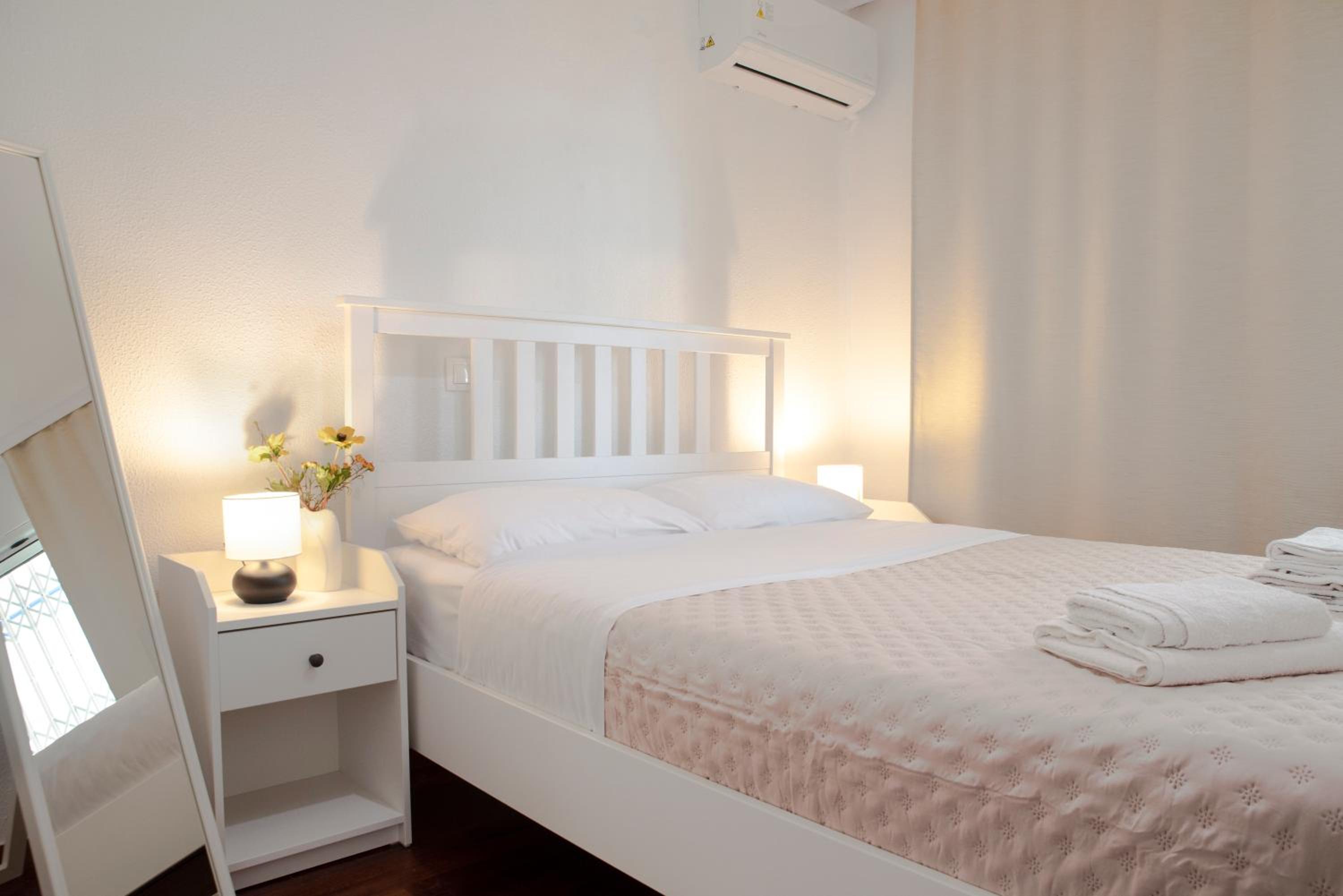 Panoramic Seaview Maisonette with Garden