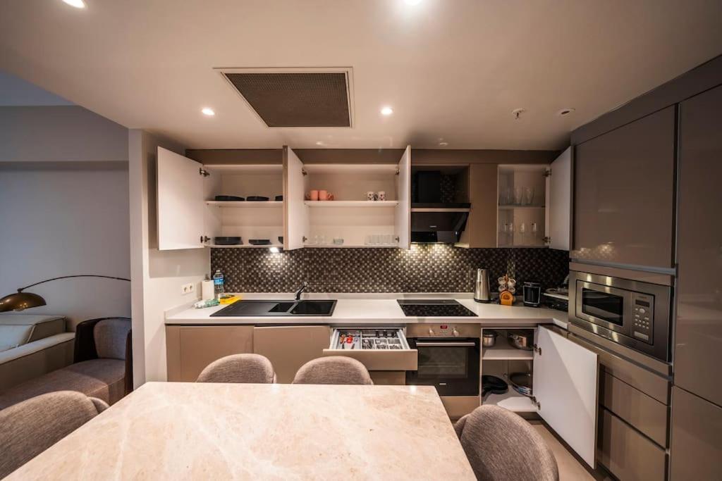 3BR Apartment in Taksim w-pool,parking MGD0mlib