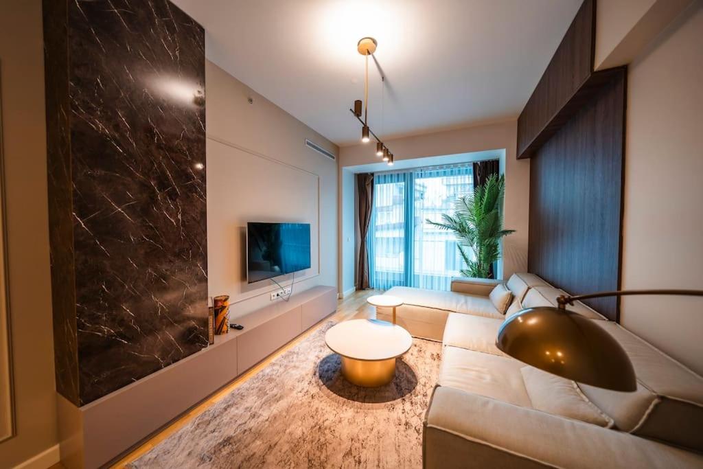3BR Apartment in Taksim w-pool,parking MGD0mlib