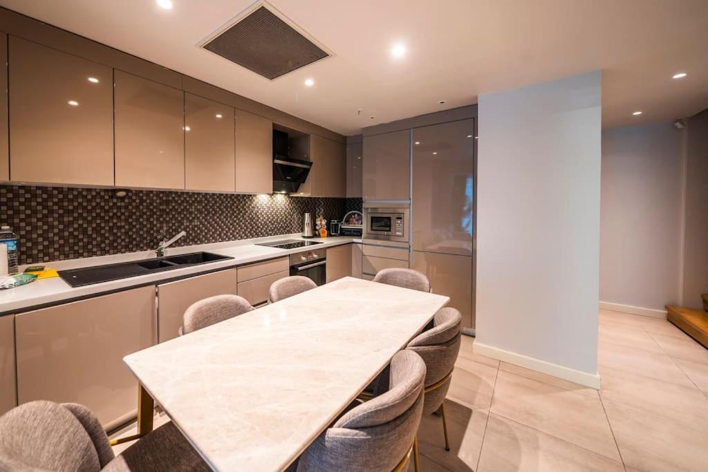 3BR Apartment in Taksim w-pool,parking MGD0mlib