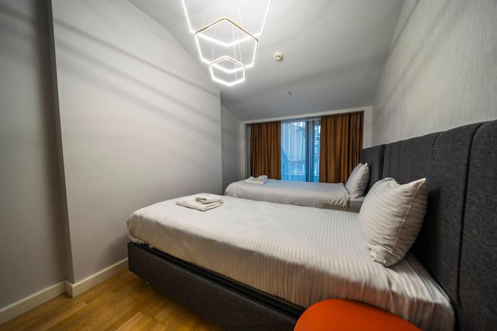 3BR Apartment in Taksim w-pool,parking MGD0mlib