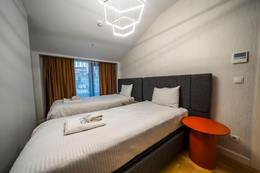 3BR Apartment in Taksim w-pool,parking MGD0mlib