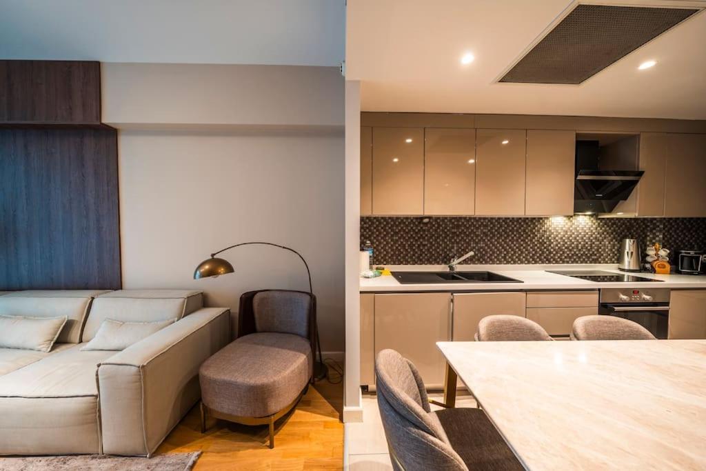 3BR Apartment in Taksim w-pool,parking MGD0mlib