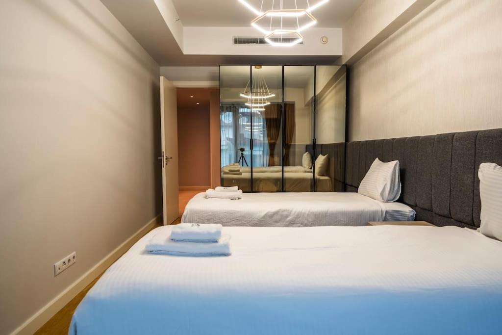 3BR Apartment in Taksim w-pool,parking MGD0mlib