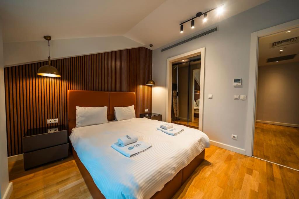 3BR Apartment in Taksim w-pool,parking MGD0mlib