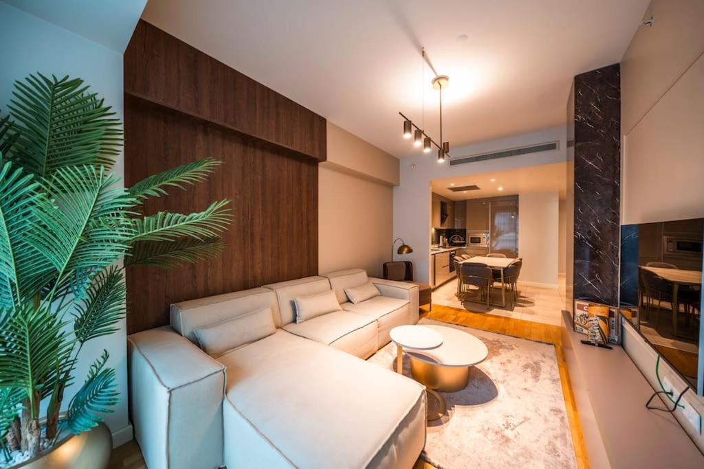 3BR Apartment in Taksim w-pool,parking MGD0mlib
