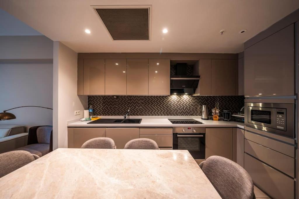 3BR Apartment in Taksim w-pool,parking MGD0mlib