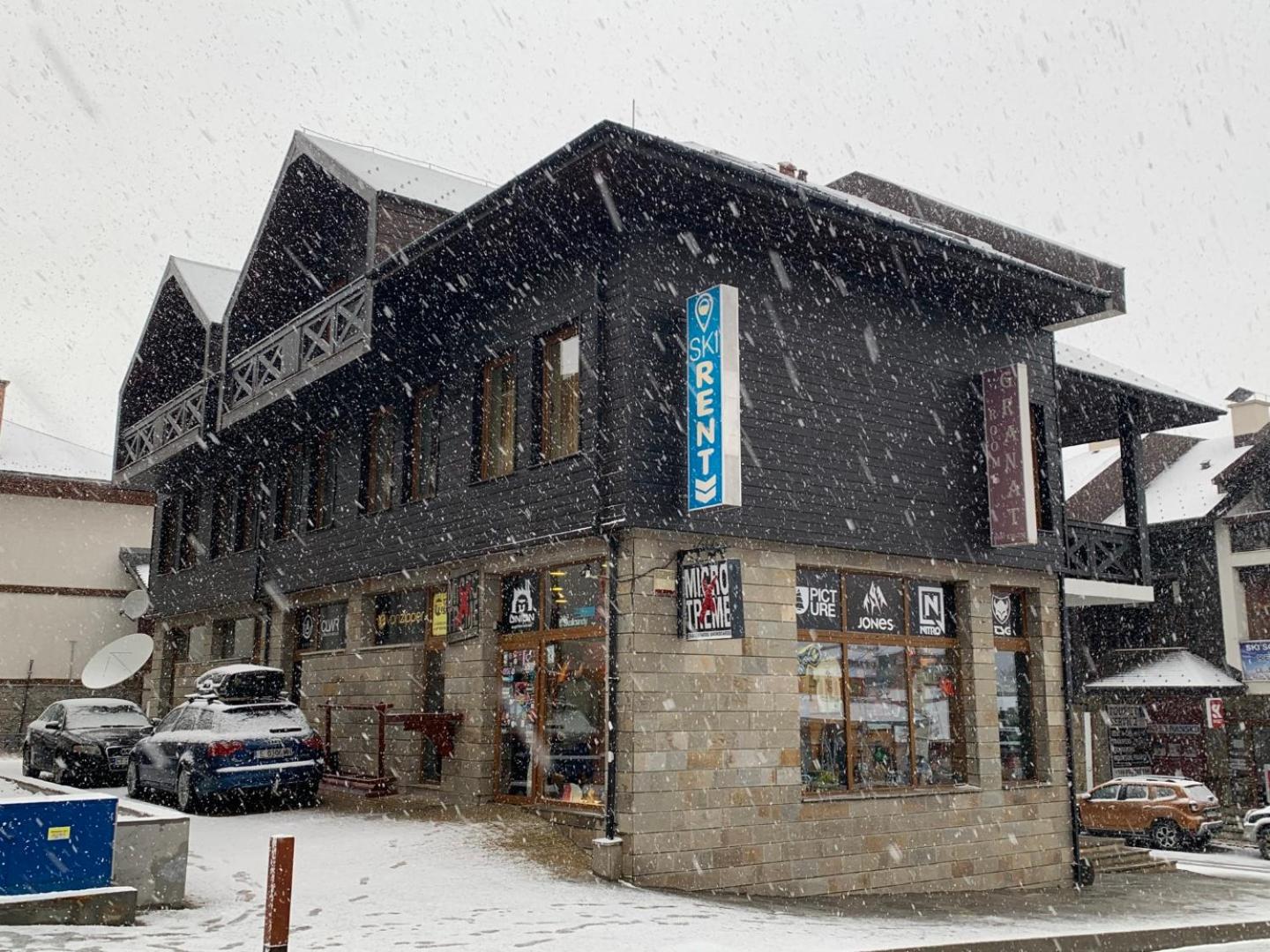 Granat Gondola Apartments next to Ski Lift