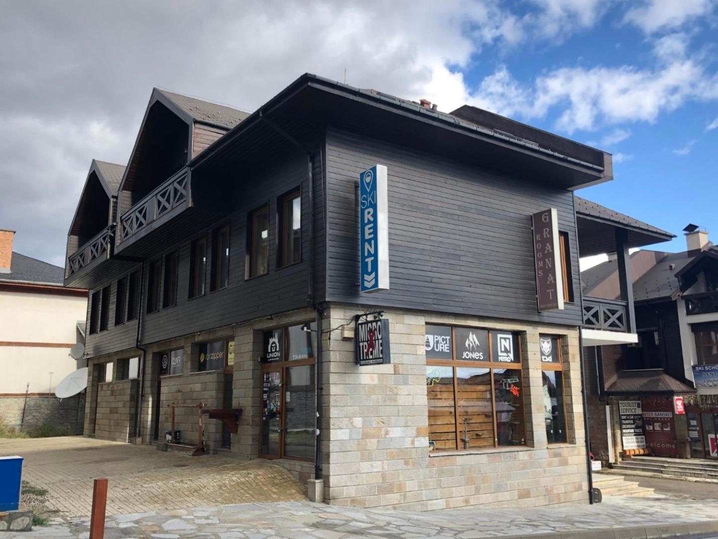 Granat Gondola Apartments next to Ski Lift