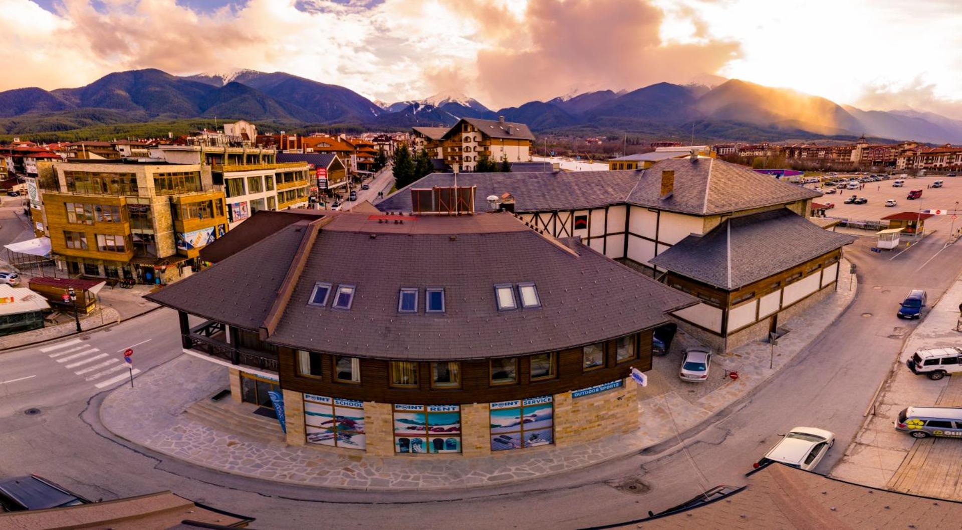 Granat Gondola Apartments next to Ski Lift