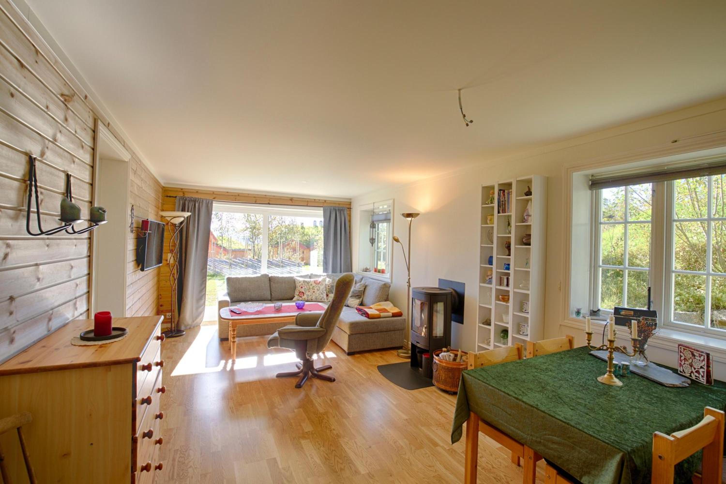 Ideal Getaway For Couples Or Small Families view 3