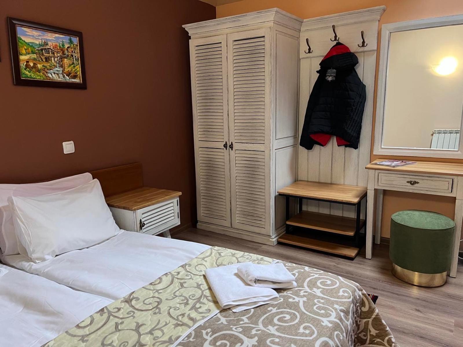 Granat Gondola Apartments next to Ski Lift