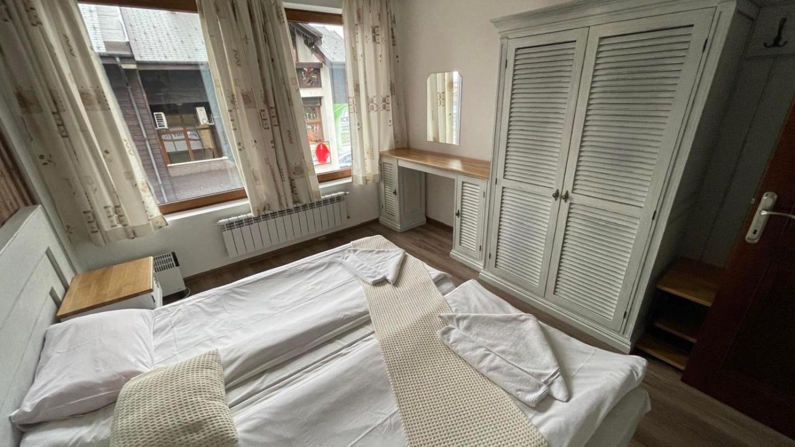 Granat Gondola Apartments next to Ski Lift