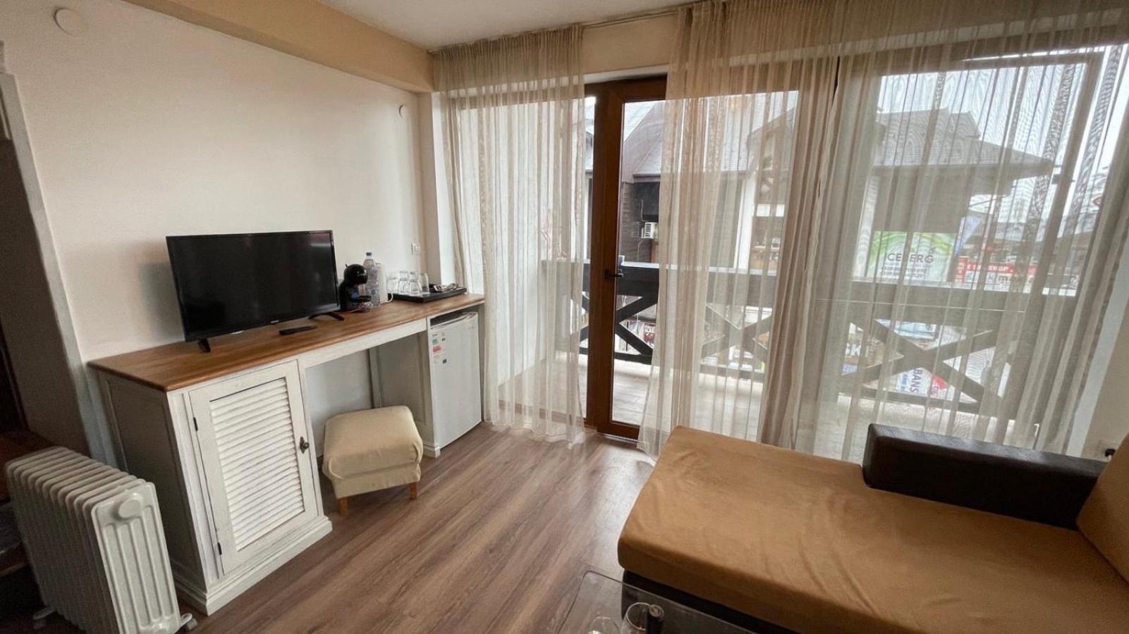 Granat Gondola Apartments next to Ski Lift