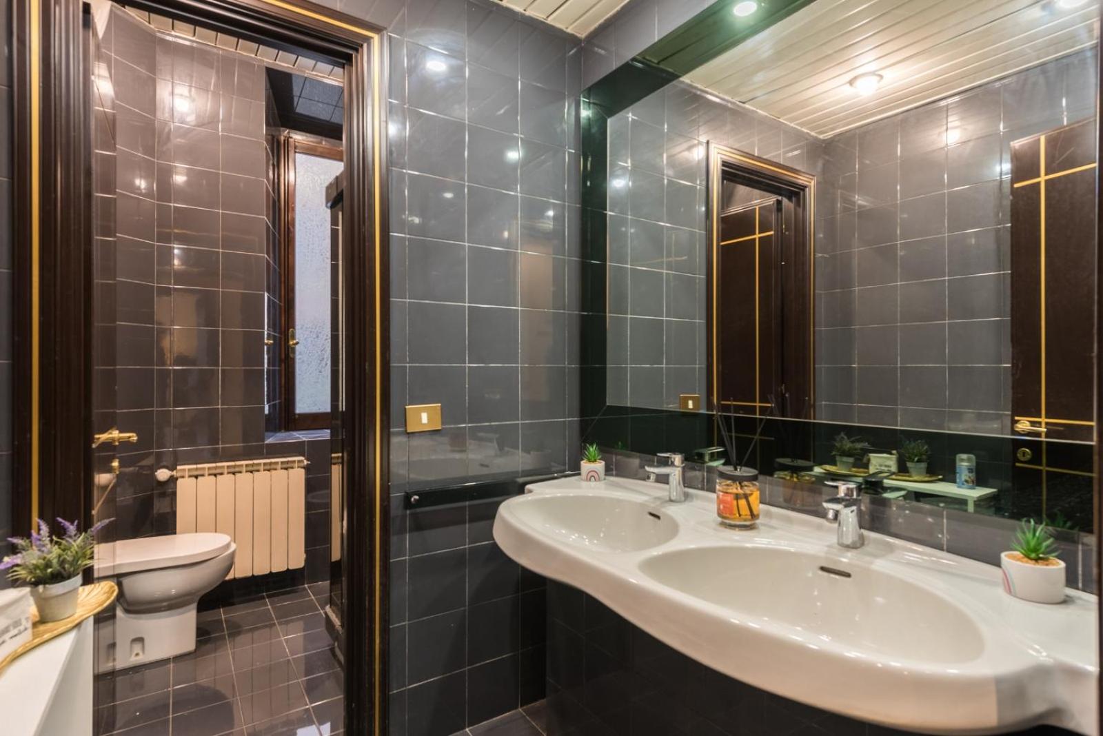 Trastevere suites Luxury Garden Retreat