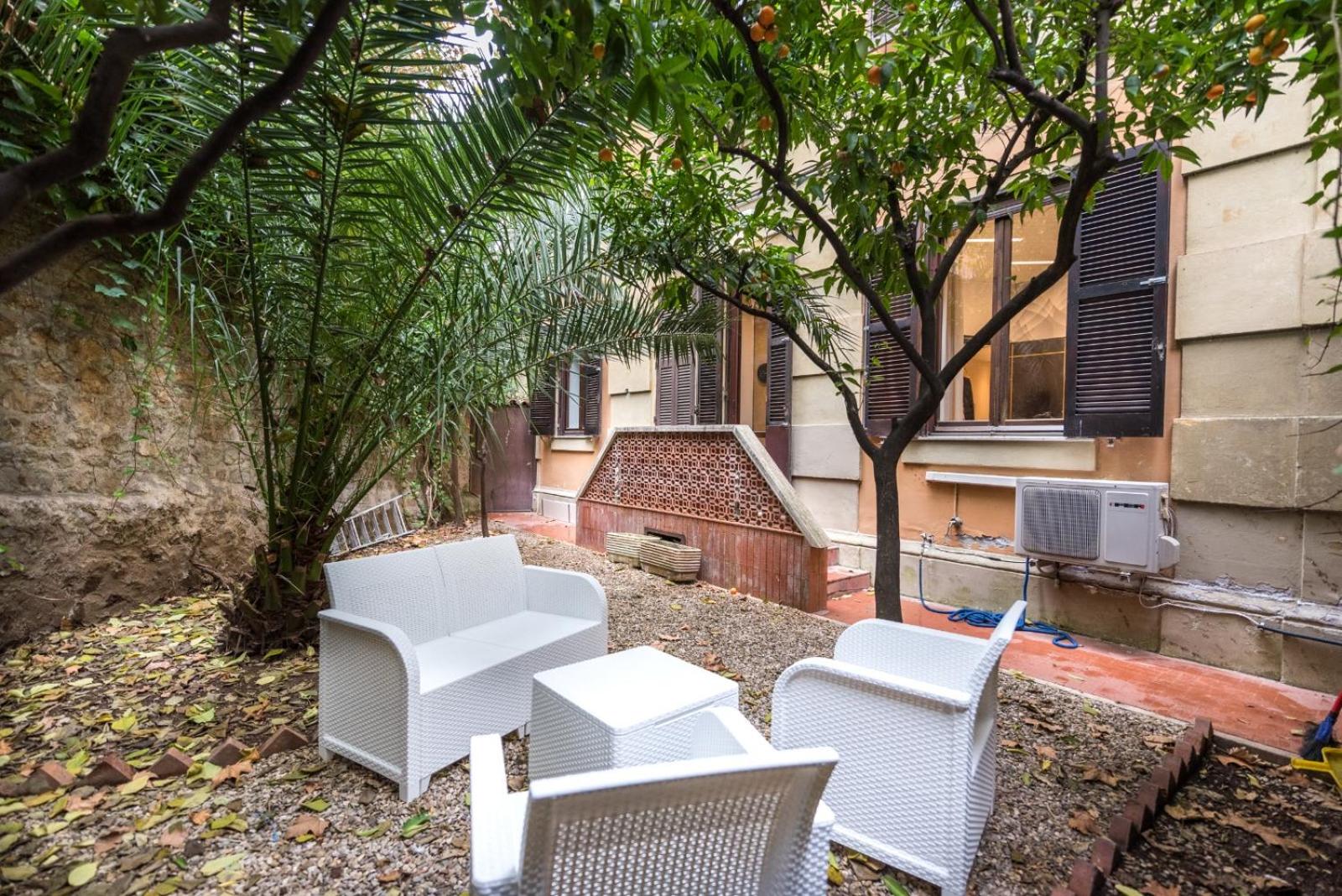 Trastevere suites Luxury Garden Retreat