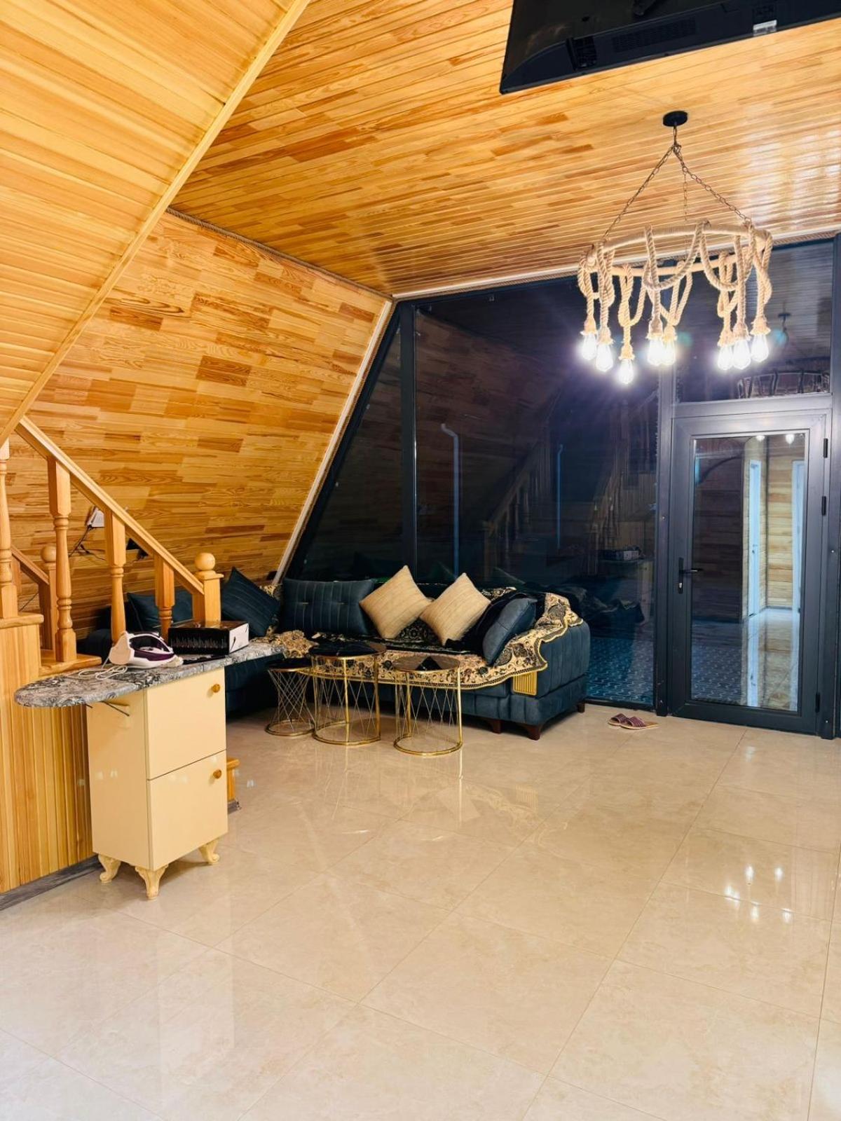 Mono House Qabala Afraim