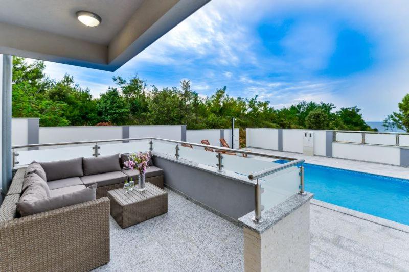 Villa with pool, 50 m from the sandy beach - ID 2209 by Traveler tourist agency Krk view 3