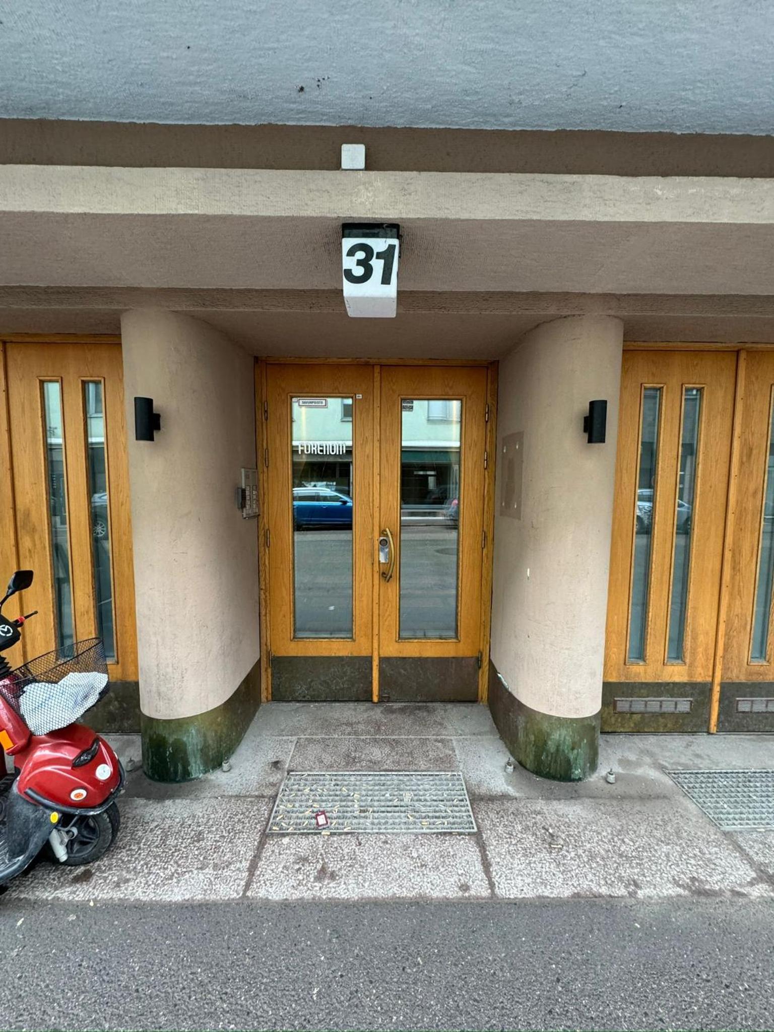 Kotimaailma Aparthotel Kamppi - 1BR with key code in the city center 45 view 2