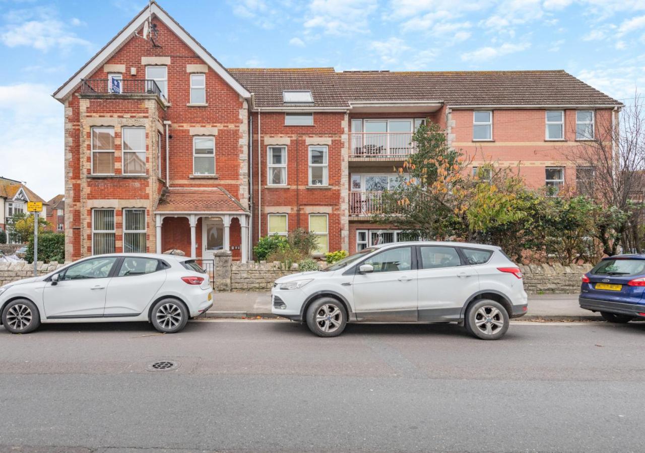 1 Bed in Swanage oc-b30187