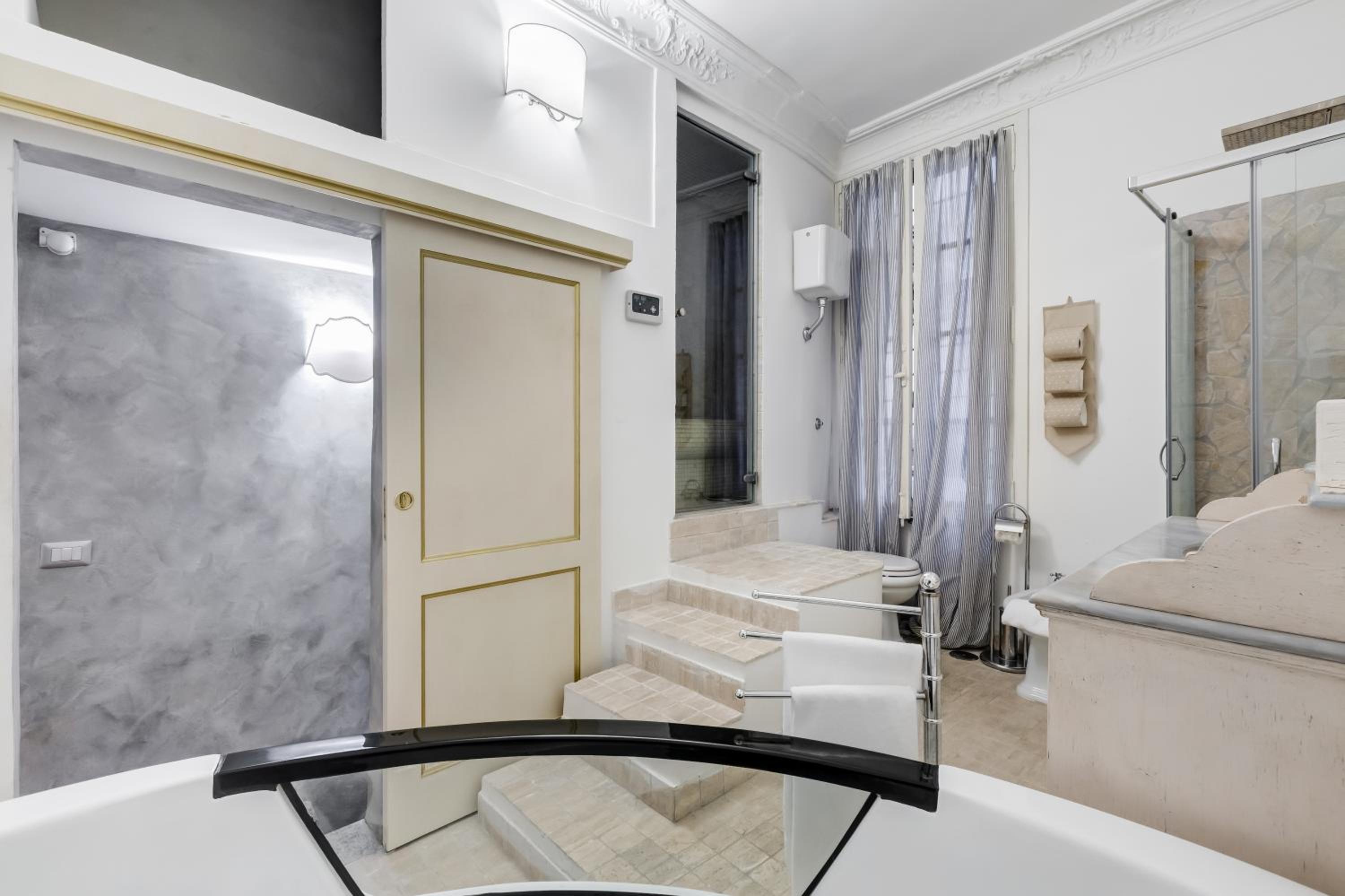 Suite Experience Spanish Steps Apartment