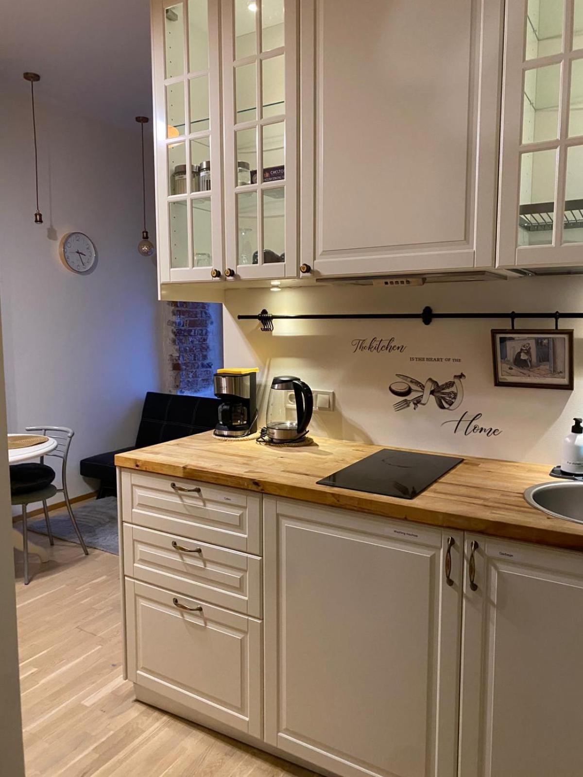 Cozy 1-bedr in the centre near Old Town with private parking view 2