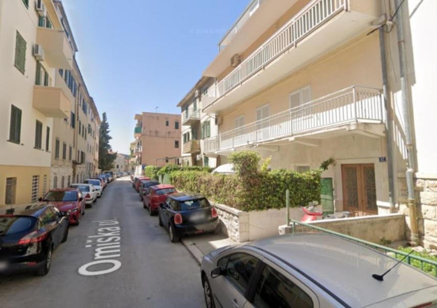 Old Town Cozy Apartment in Split Walk to Diocletians Palace and Beaches