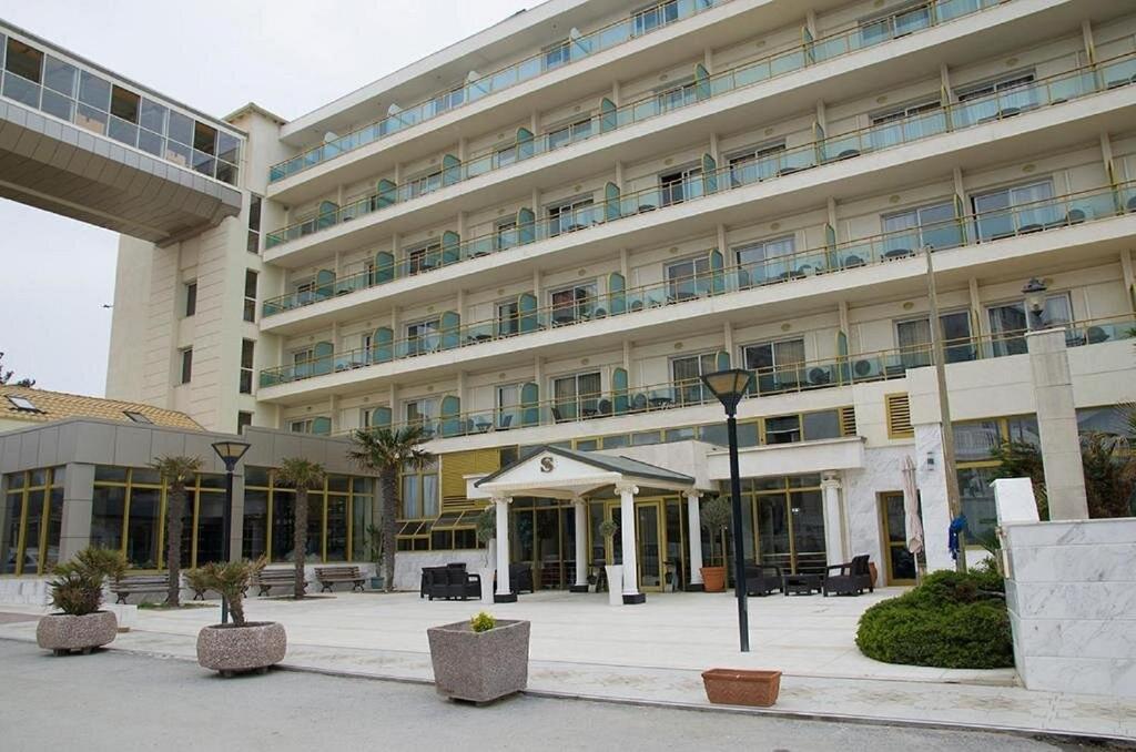 Hotel EONA BEACH RESORT by Greek Pride - Image 1