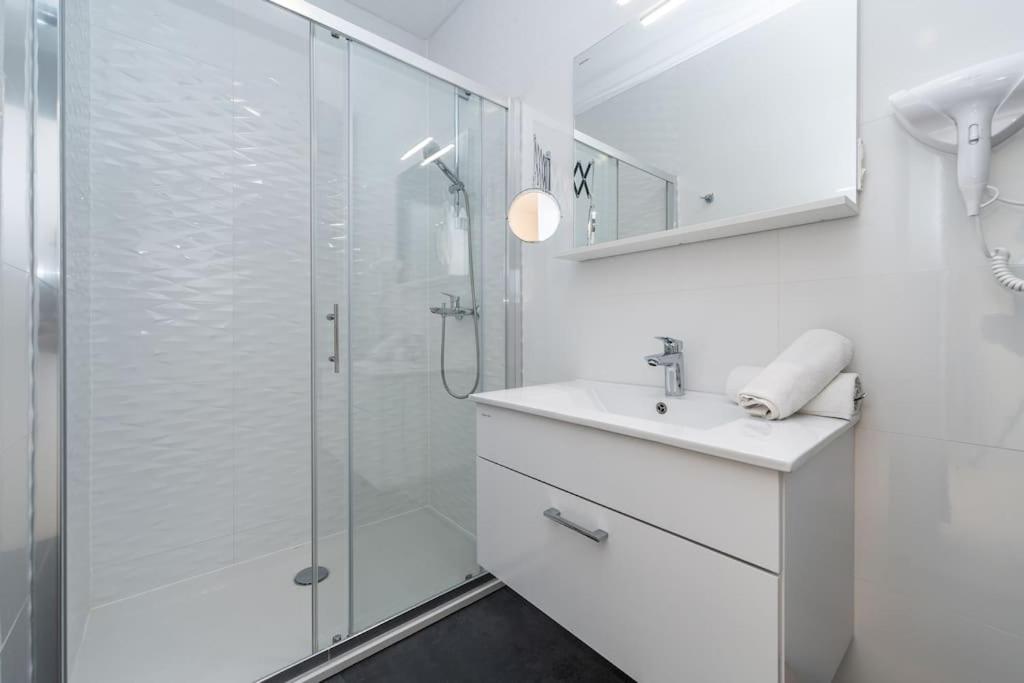Nova Excellence modern apartment for 8